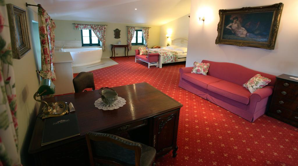 Boutique Hotel Pri Mlyne 洛佐尔诺 客房 照片
