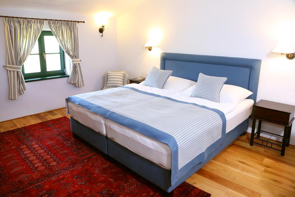 Boutique Hotel Pri Mlyne 洛佐尔诺 外观 照片