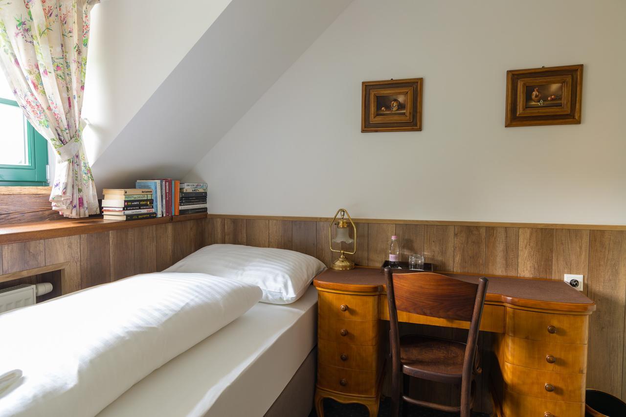 Boutique Hotel Pri Mlyne 洛佐尔诺 外观 照片